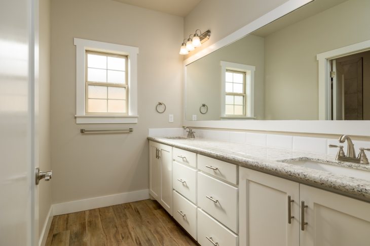 Guest Bathroom, Rachell Floor Plan